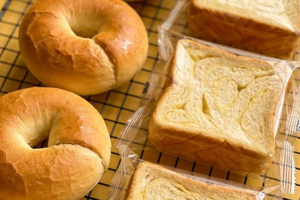 Enzymes in breads Enzymes in breads